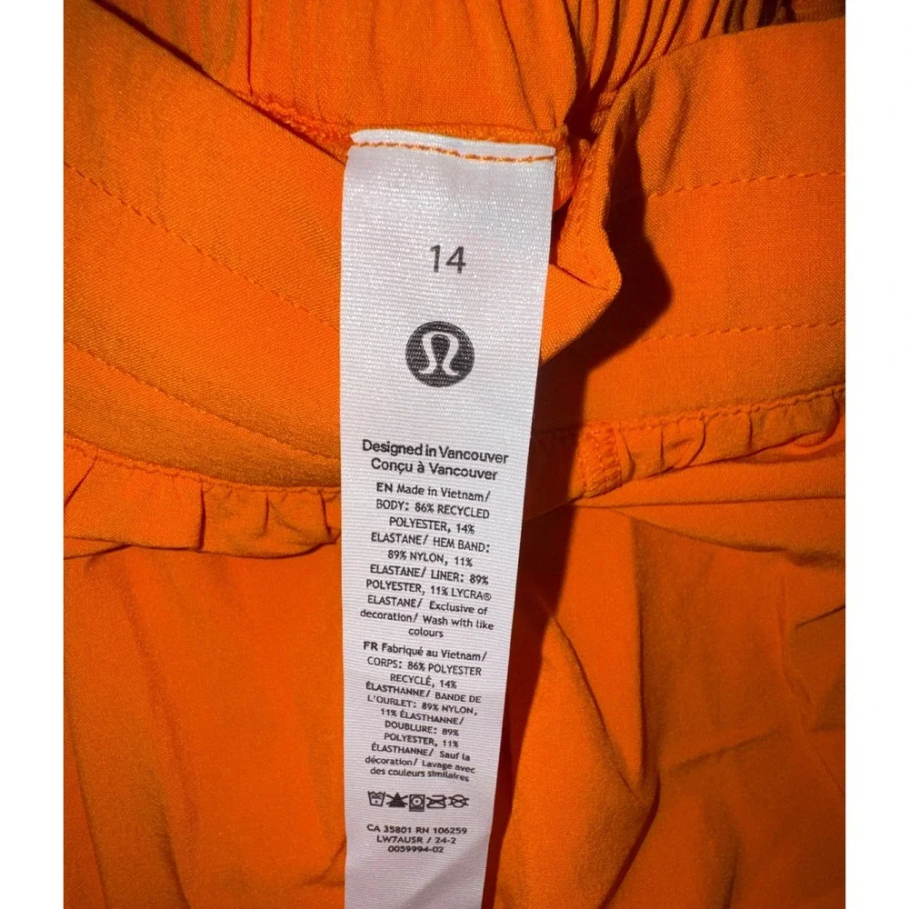 Lululemon Hotty Hot LR Short 2.5
